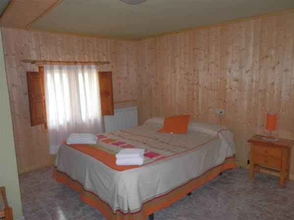 Hostal El Portalico Linares de Mora Exterior photo