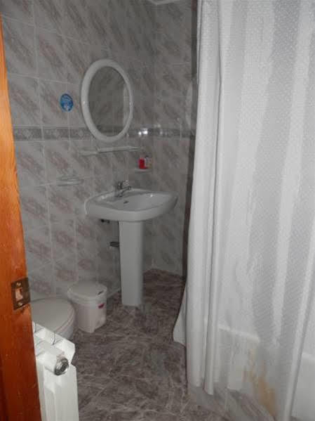 Hostal El Portalico Linares de Mora Exterior photo